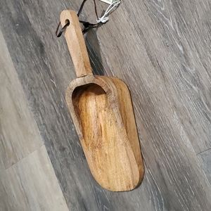 Wooden scoop *nwt